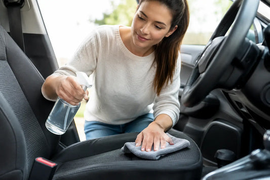 Polstergeruch neutralisieren im Auto: So geht’s