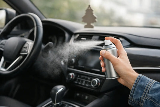 Wie benutzt man Raumspray richtig im Auto?